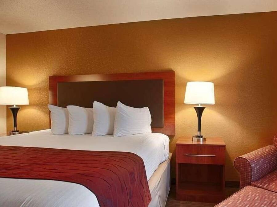 Schreibtisch, Bügeleisen/Bügelbrett, kostenloses WLAN, Bettwäsche