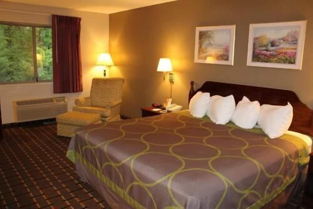 Escritorio, espacio para trabajar con laptop y cunas gratuitas