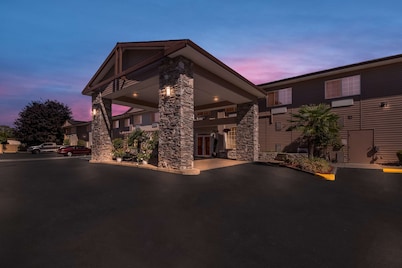 Best Western University Inn & Suites