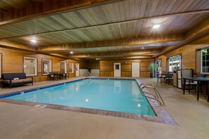 Indoor pool - Best Western University Inn & Suites (Forest Grove)