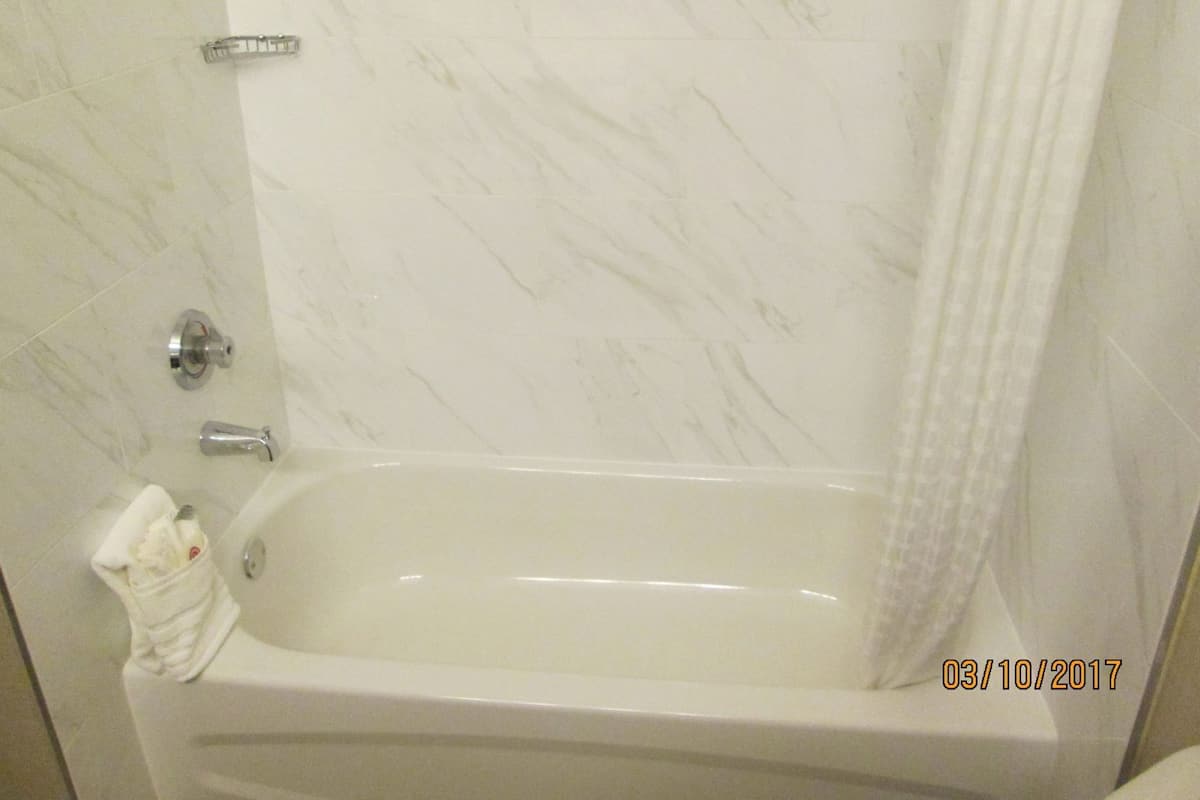 Baño | Amenidades de baño gratuitas, toallas, jabón, papel de baño