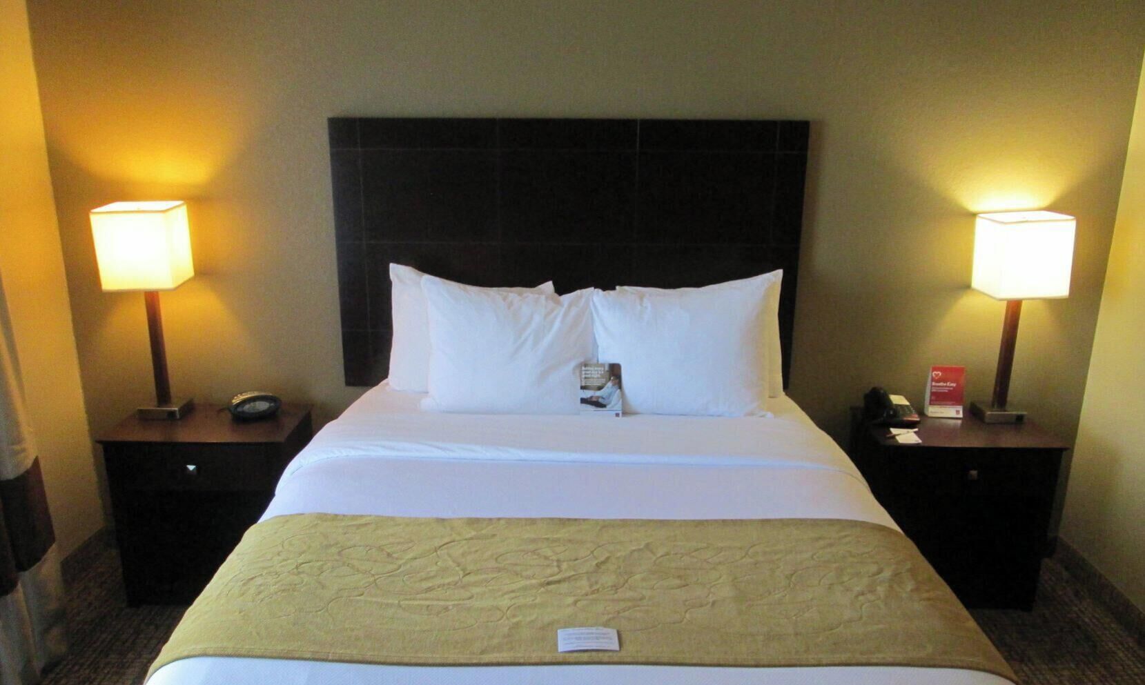 In-room safe, desk, iron/ironing board, free WiFi