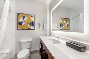 더블룸, 퀸사이즈침대 2개, 금연 | 욕실 | 무료 세면용품, 타월, 비누, 화장지