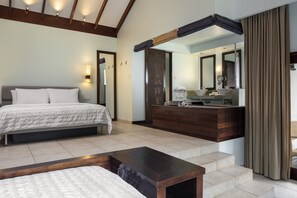 Ropa de cama de alta calidad y minibar 