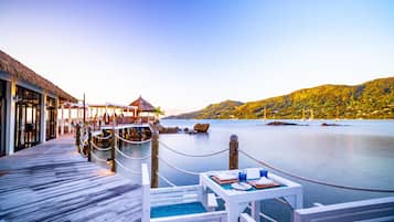 2 restaurants, breakfast, lunch, dinner served; French cuisine