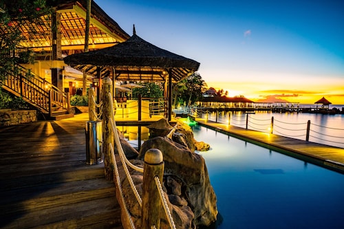 Fisherman’s Cove resort