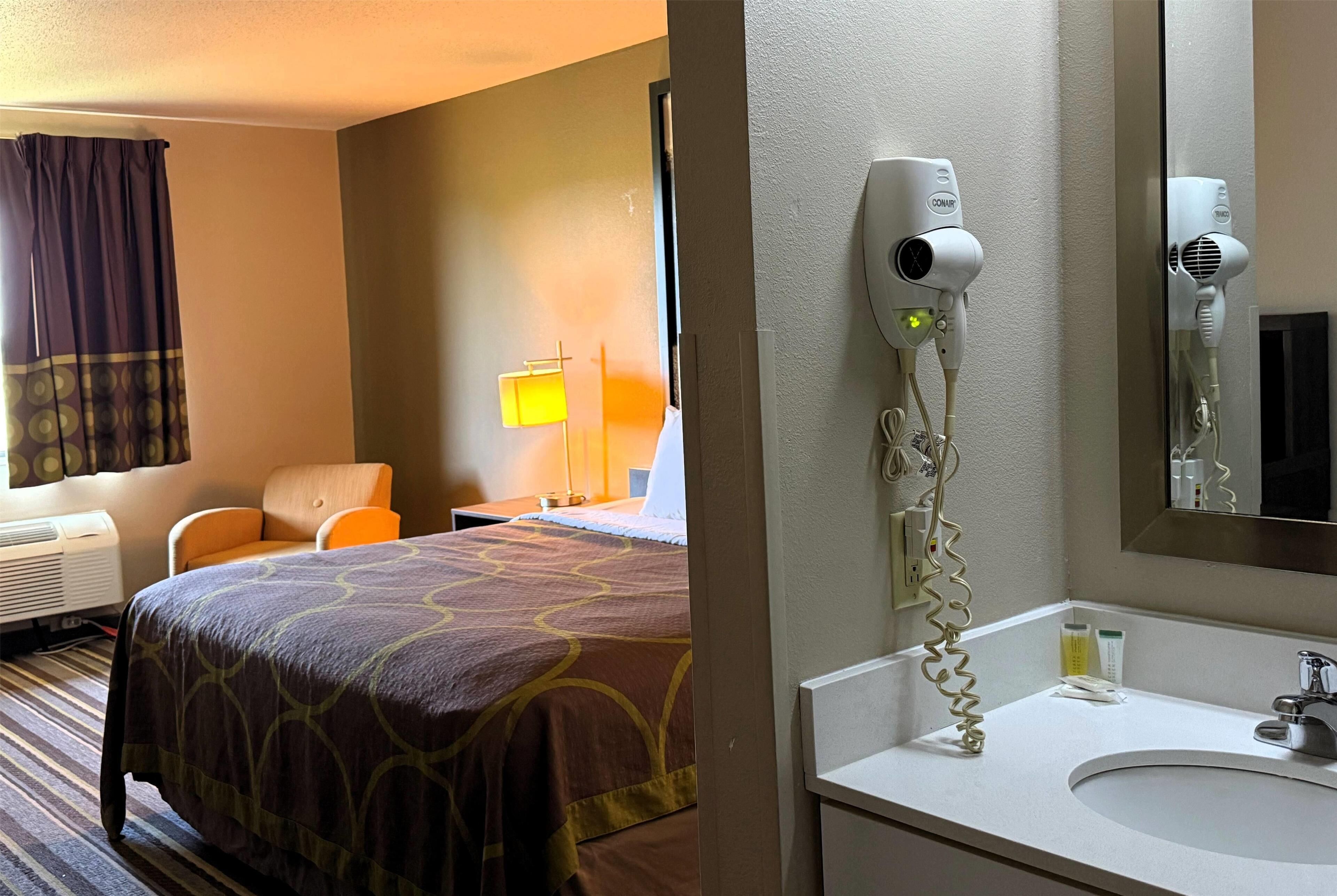 standard room, 1 king bed | desk, laptop workspace, blackout curtains, free cots/infant beds