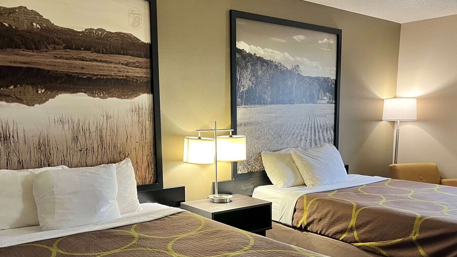 Super 8 by Wyndham Gas City Marion Area