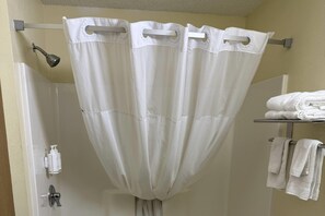 Vòi sen/bồn tắm kết hợp, đồ dùng nhà tắm miễn phí, máy sấy tóc 