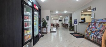 Super 8 by Wyndham Fountain