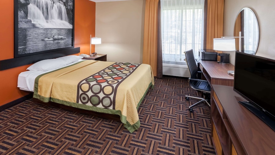 Super 8 by Wyndham Rochester