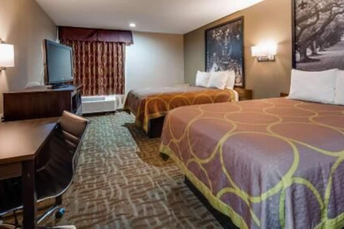 Decoración personalizada, muebles diferentes y escritorio