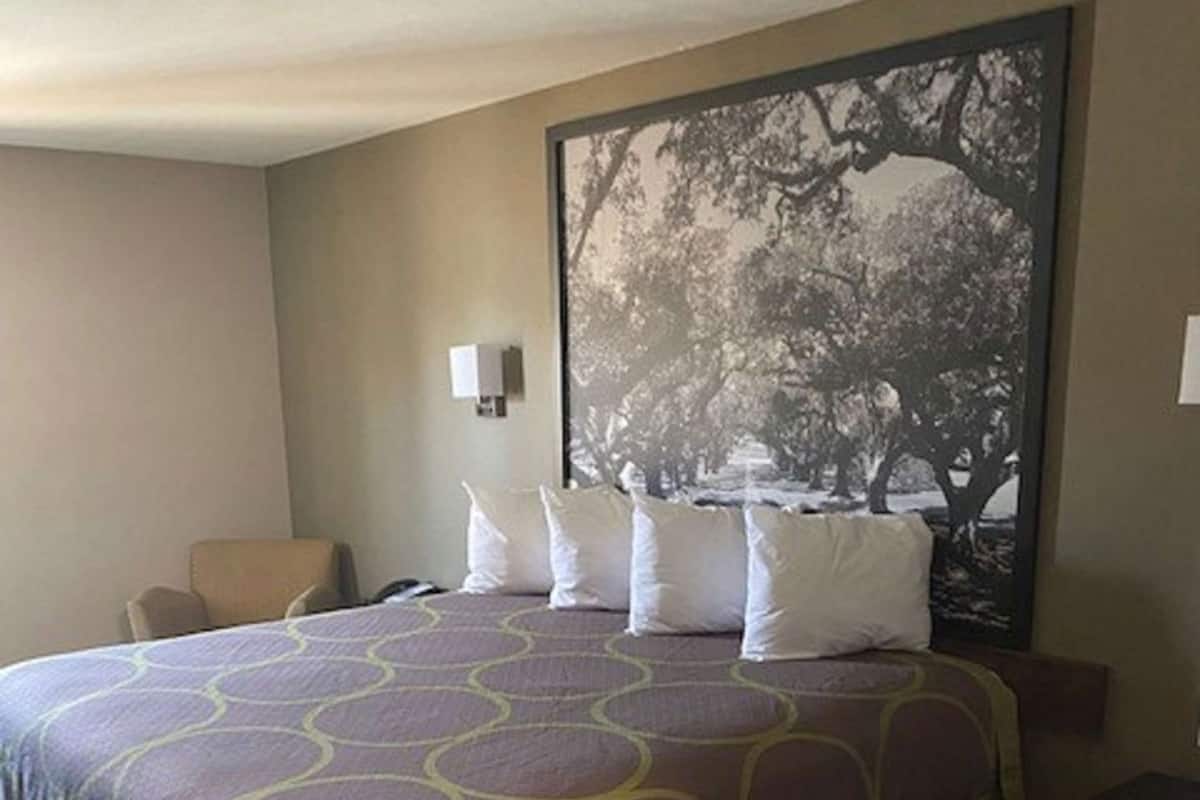 Decoración personalizada, muebles diferentes y escritorio