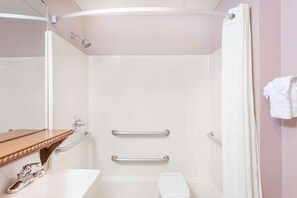 Room, 1 Katil Raja (King), Accessible, Non Smoking | Bilik Mandi | Gabungan pancuran/tab mandi, pengering rambut, tuala disediakan, sabun 