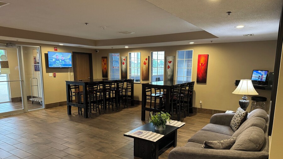 Super 8 by Wyndham Winfield/Quail Ridge Area