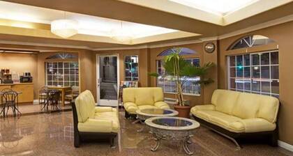 Super 8 by Wyndham Los Angeles Downtown