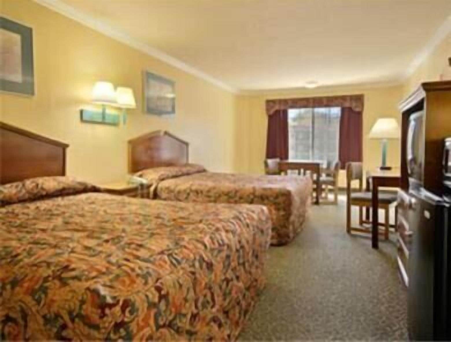 Photo - Super 8 by Wyndham Los Angeles Downtown