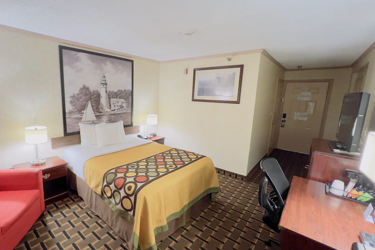 Room, 1 Queen Bed, Accessible, Non Smoking (Mobility Accessible) | In-room safe, desk, iron/ironing board, free WiFi