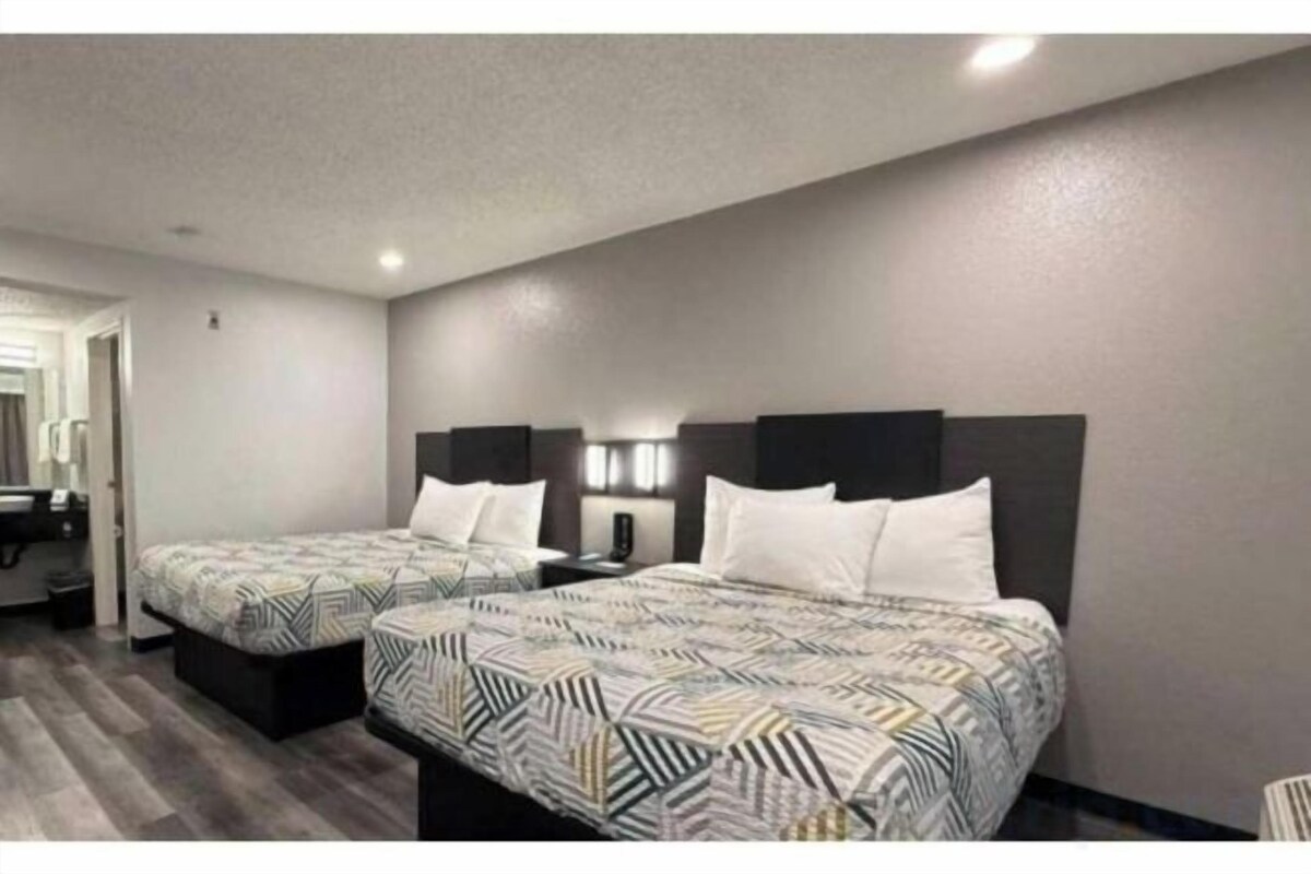 Iron/ironing board, free WiFi, bed sheets