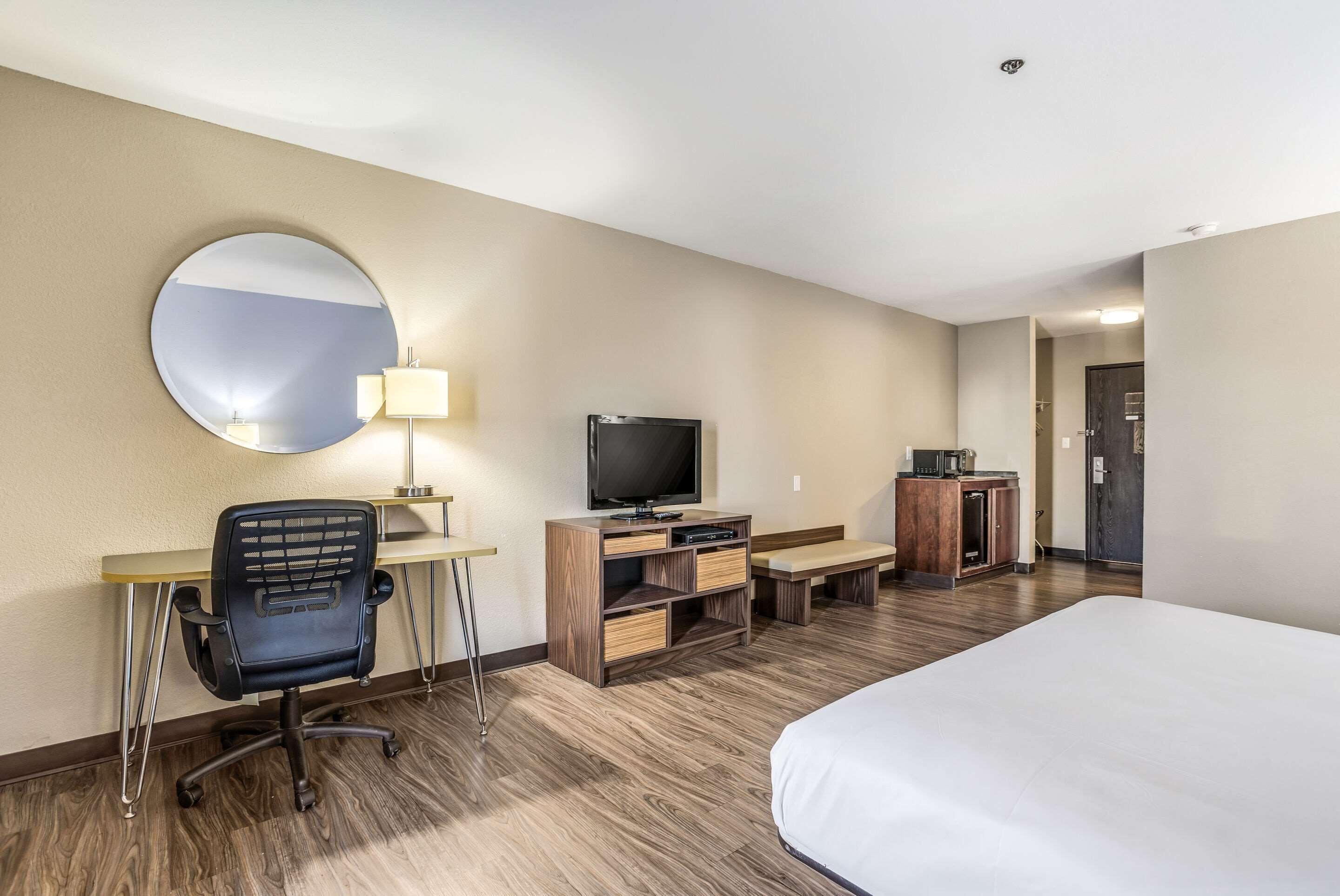 Desk, iron/ironing board, cribs/infant beds, rollaway beds