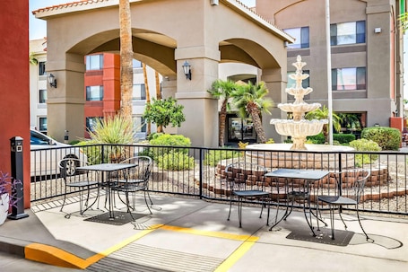 Exterior. Super 8 by Wyndham Marana/Tucson Area