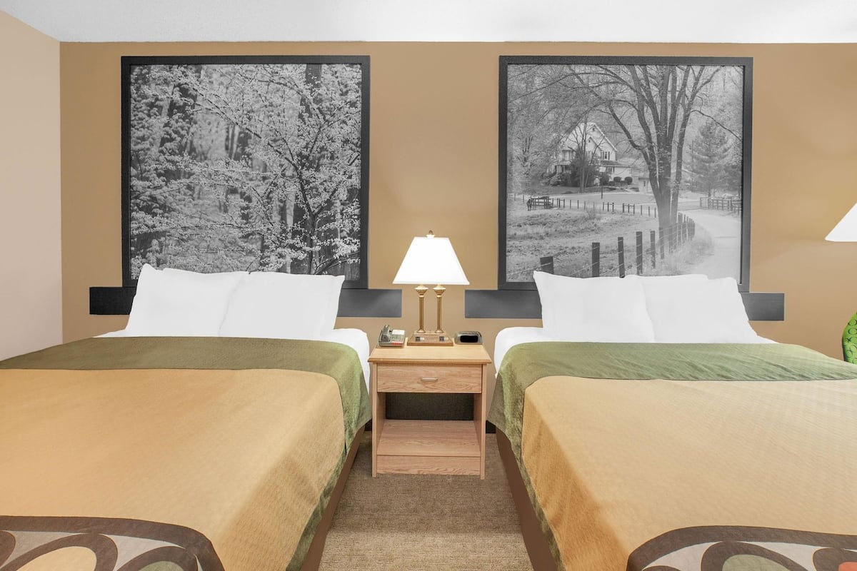 Desk, blackout drapes, rollaway beds, free WiFi
