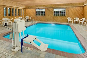 Indoor pool, sun loungers