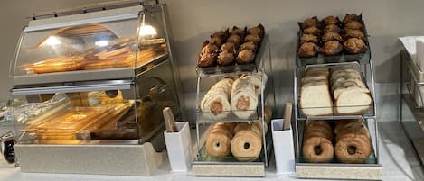 Free daily continental breakfast