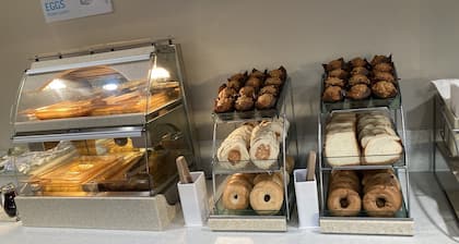 Days Inn by Wyndham Yosemite Area