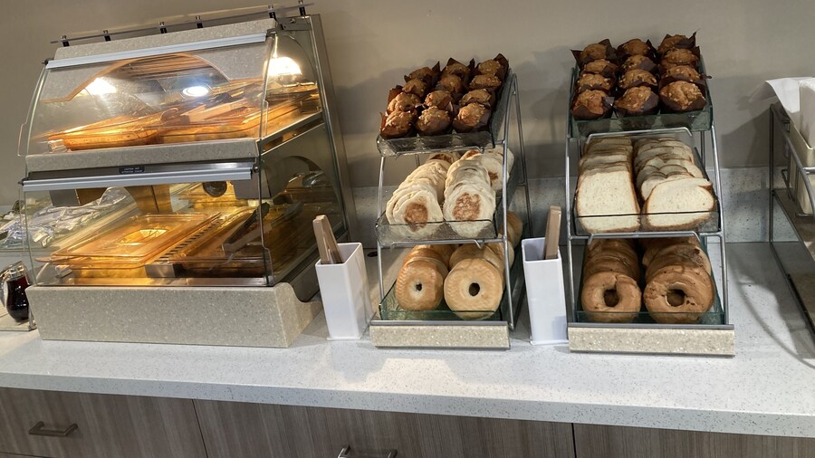 Days Inn by Wyndham Yosemite Area