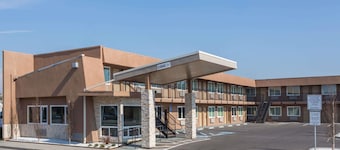 Days Inn by Wyndham Yosemite Area