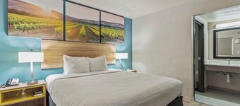 Days Inn by Wyndham Yosemite Area
