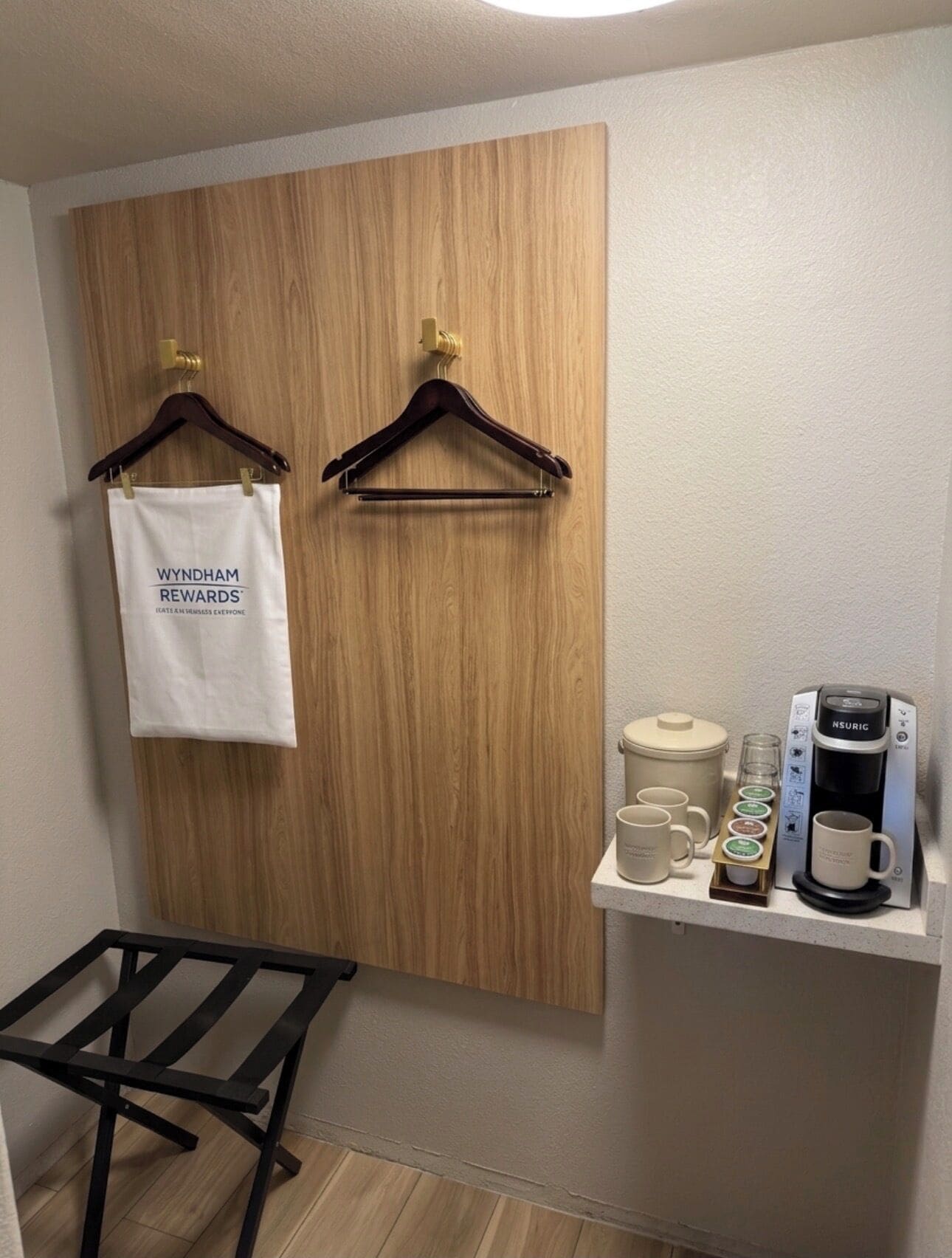 1 bedroom, premium bedding, iron/ironing board, WiFi (free)