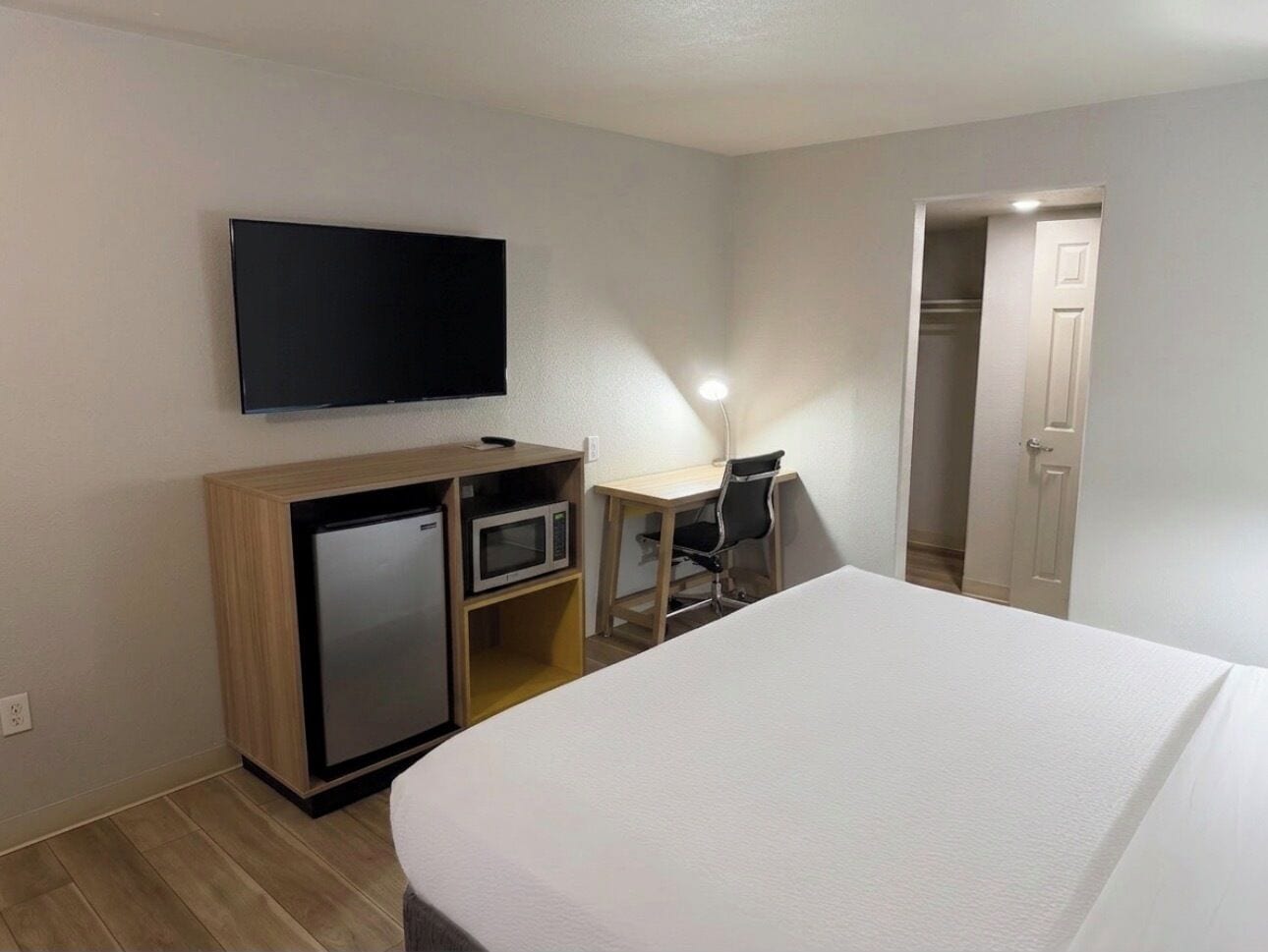 Room, 1 King Bed, Non Smoking
