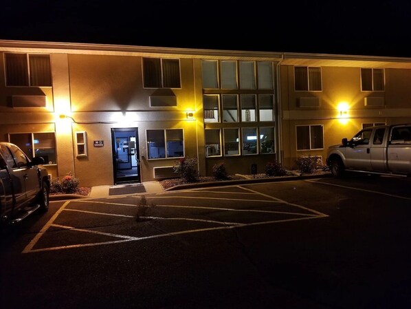 Bãi đậu xe tự phục vụ miễn phí 