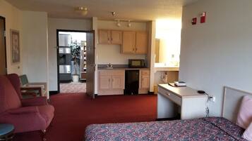 Room, 1 King Bed, Non Smoking | Desk, iron/ironing board, free WiFi, bed sheets