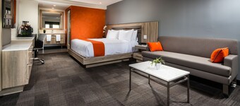 Canoga Hotel