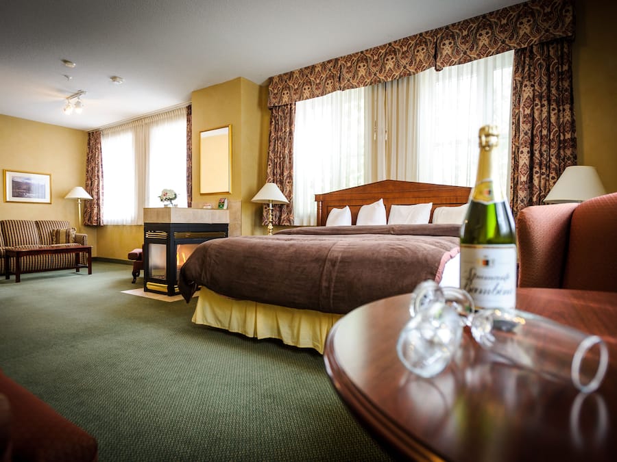 Family Suite, 1 King Bed with Sofa bed | Desk, blackout drapes, iron/ironing board, free WiFi