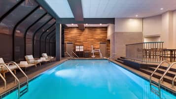 Una piscina techada