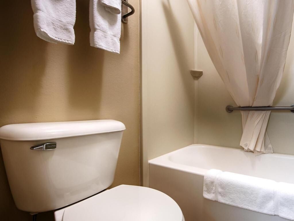 Bany | Banyera, articles de tocador gratuïts i assecador de cabells 