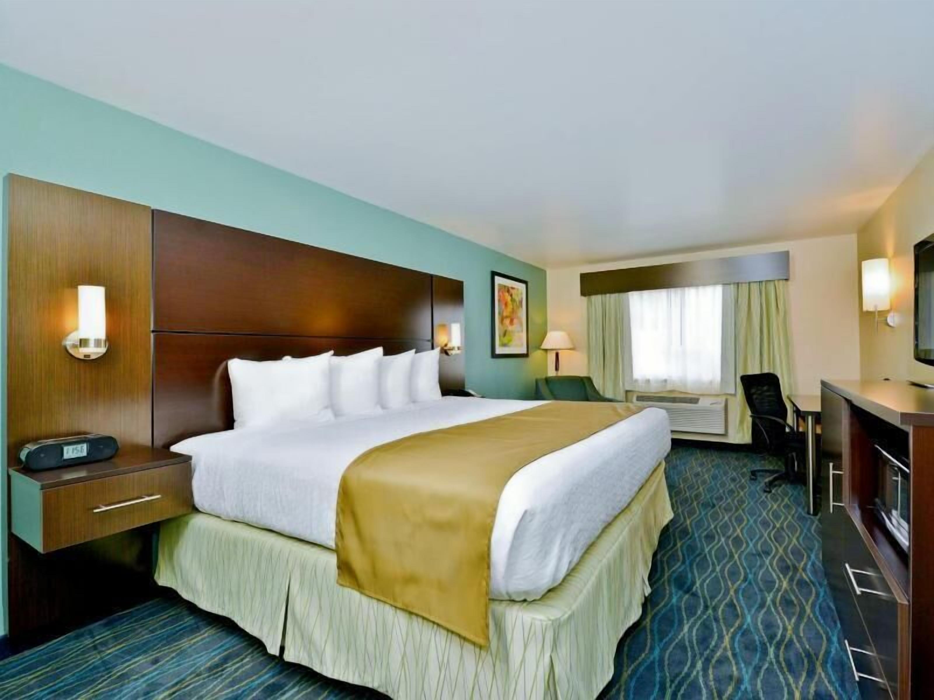 Matalassos amb encoixinament addicional i caixa forta a l'habitació 