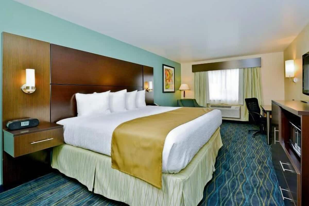 Pillowtop beds, in-room safe, individually decorated