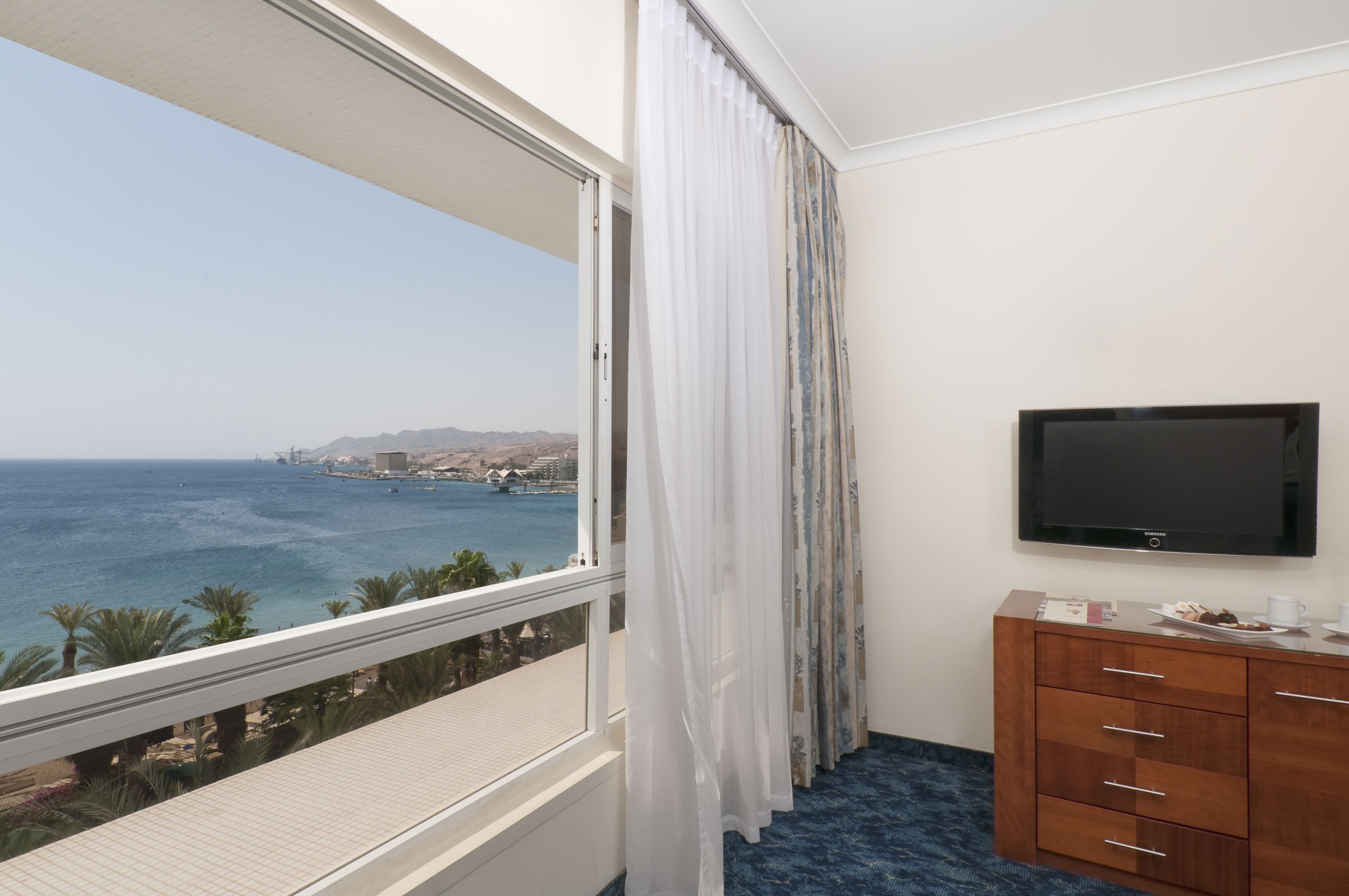 1 bedroom, in-room safe, desk, iron/ironing board