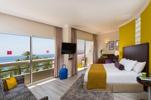 Junior Suite, Club Lounge Access, Sea View | Minibar, in-room safe, desk, iron/ironing board - Leonardo Plaza Hotel Eilat (Eilat)