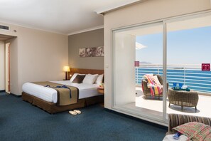 Deluxe Room, Club Lounge Access, Sea View (Grand) | In-room safe, desk, iron/ironing board, free WiFi