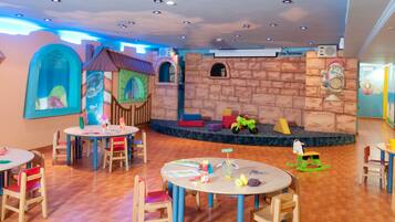 Area giochi per bambini (al coperto)