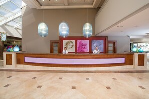 Lobby lounge