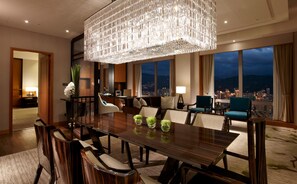 Palace Suite | Living area