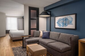 Ropa de cama de alta calidad, escritorio, cortinas opacas