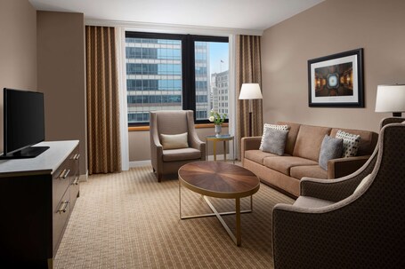 Hilton Indianapolis Hotel Suites - Image 59